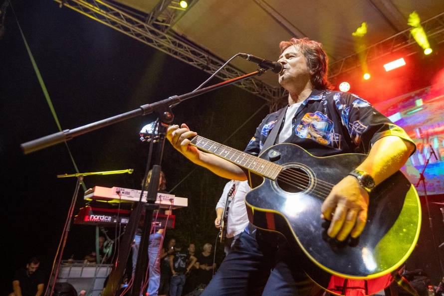 Županja: Alen Islamović nastupao na Moto susretu