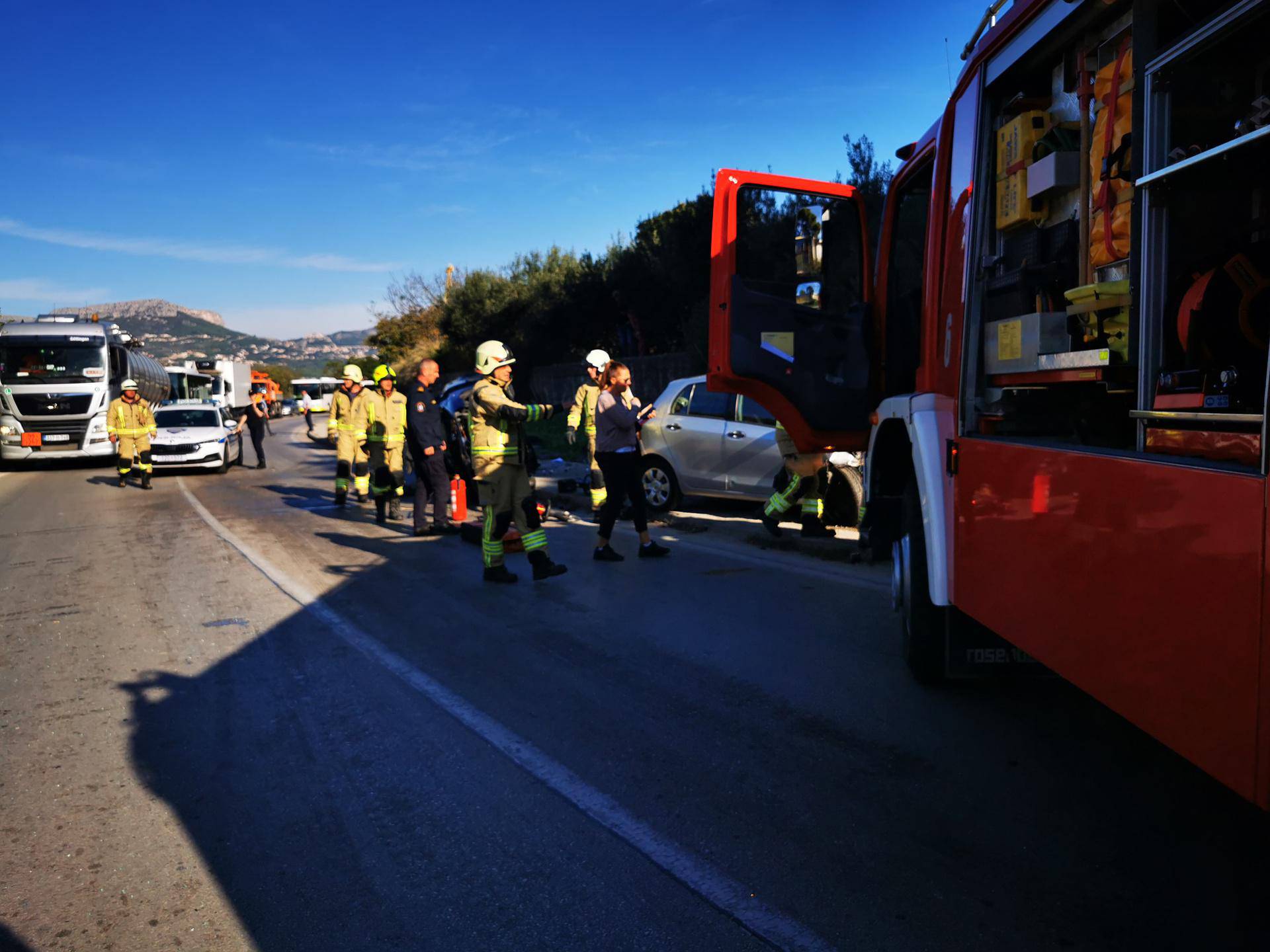 FOTO Teška nesreća u Splitu: Dvoje ljudi prebacili u bolnicu!