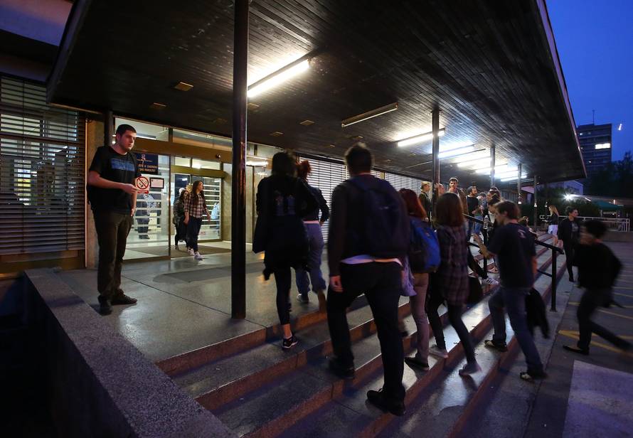 'Mi ne želimo da nam Vatikan određuje što ćemo studirati'