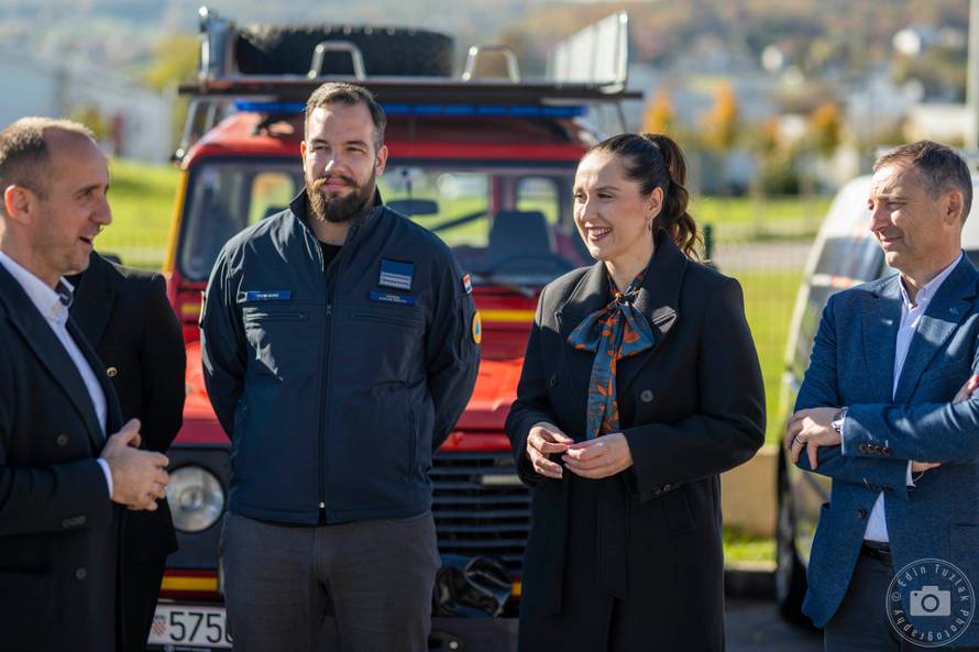 FOTO HGSS Samobor dobio novo terensko vozilo: 'Ovo je velika prekretnica za našu stanicu'