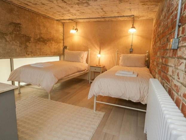 FOTO Od vojarne do top destinacije: Pogledajte kako je ratni bunker postao dom za odmor