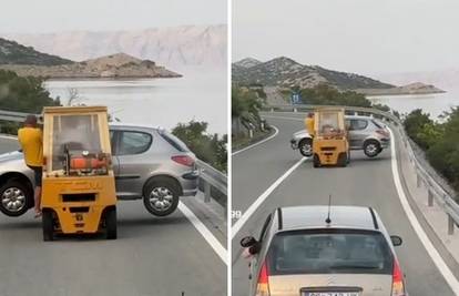 SULUDA SNIMKA 'Majstor' na viličara stavio auto i vozio ga po cesti u Hrvatskoj: 'Neviđeno!'