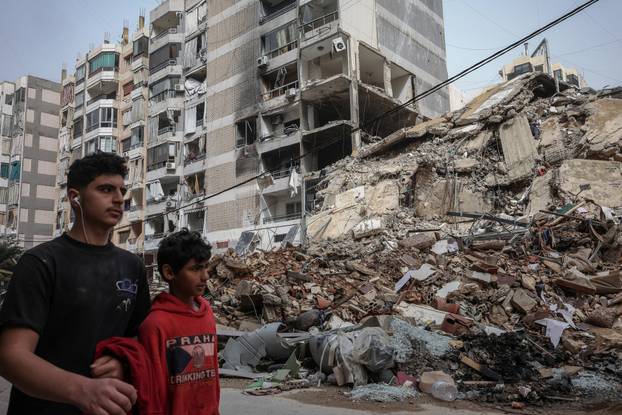 10-day ceasefire between Lebanon and Israel, in Beirut