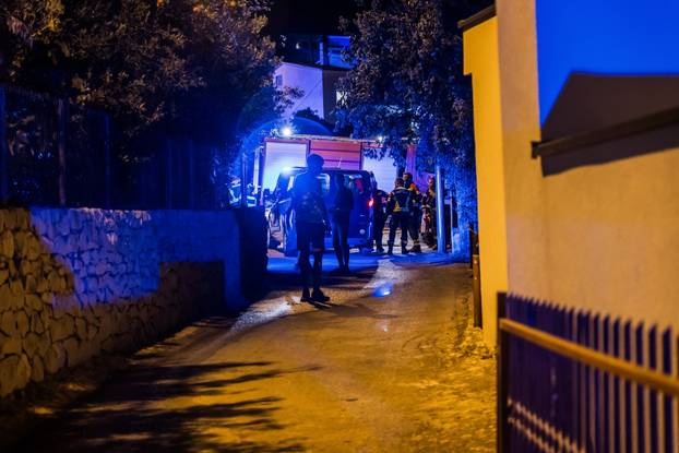 Solin Tjekom noći izbio požar u Ninčevićima nedaleko od Solina