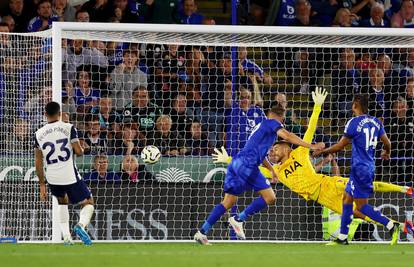 VIDEO Kakav povratak u ligu! Pogledajte kako je neuništivi Vardy (37) šokirao Tottenham