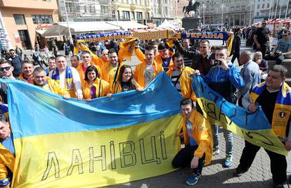 Kreće zagrijavanje: Raspjevani Ukrajinci okupirali centar grada