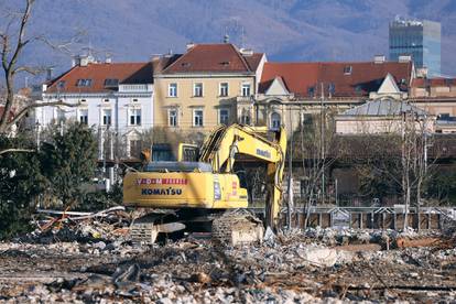 Zagreb: Konacno srusena stara zgrada u Paromlinskoj