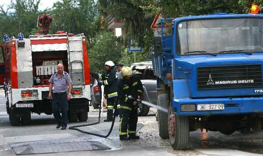 Zagreb: Na radnika pala cijev s kamiona i ubila ga