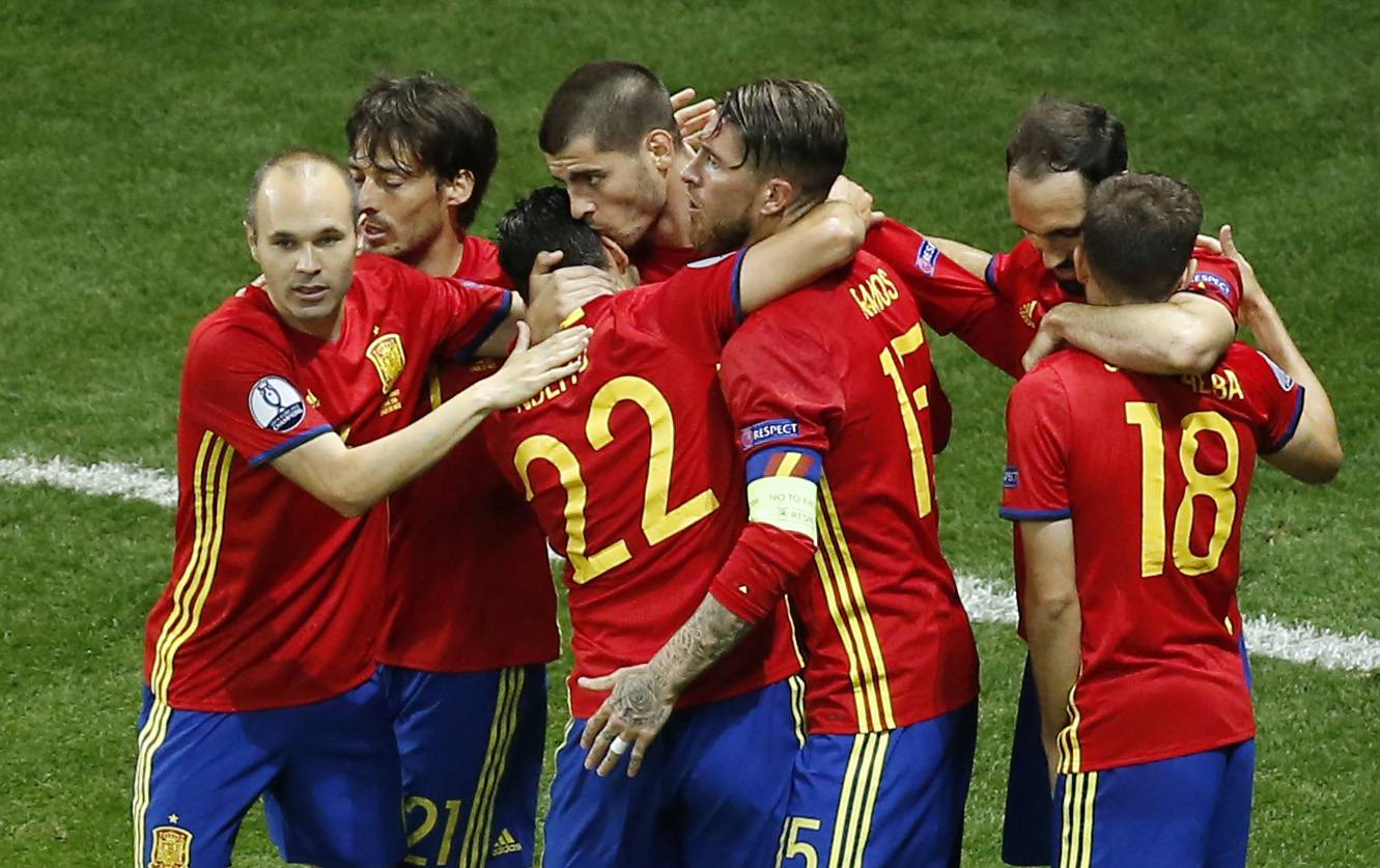 Spain v Turkey - EURO 2016 - Group D