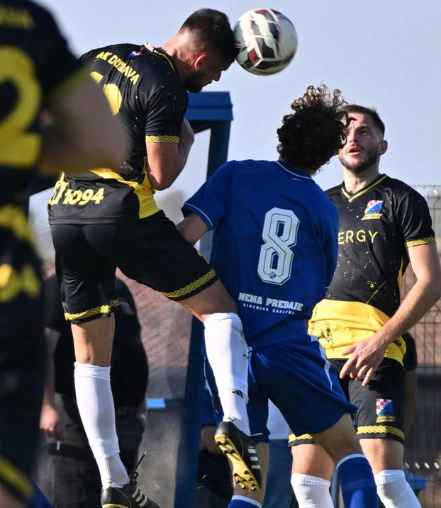 FOTO Dinamo zaplavio Dubravu i uveličao stoljeće nogometa u tom kraju. Pogledajte galeriju