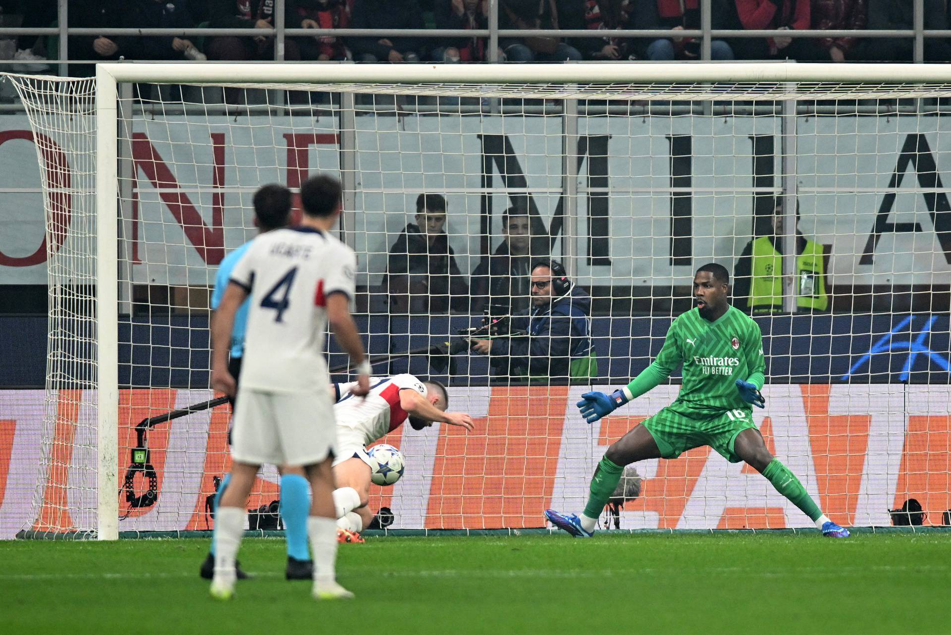 Champions League - Group F - AC Milan v Paris St Germain