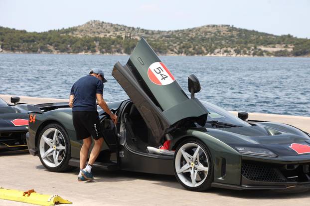 Šibenik: Turneja Ferrari Cavalcade 2026. s više od 120 Ferrarija na šibenskoj rivi