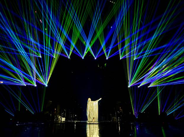 FOTO Lepa Brena opet zapjevala u Areni, gosti bili Ana Bekuta, Nikola Rokvić: Evo kako je bilo