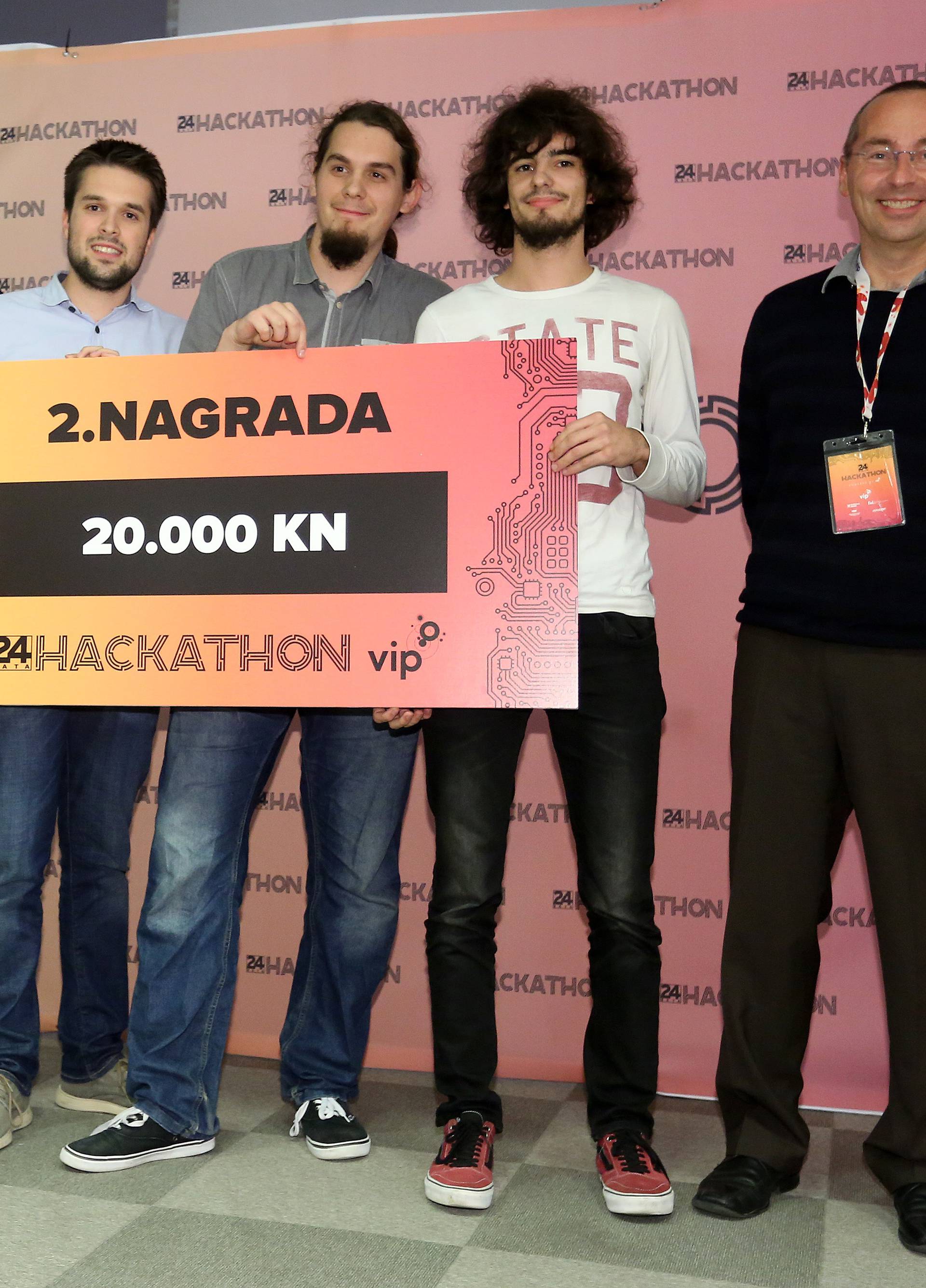 'Umorni smo i sretni, jer smo naučili puno na Hackathonu'