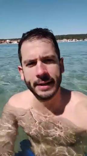 Boris Rogoznica otvorio sezonu kupanja u Sukošanu: Bacio se u more na samo 13 Celzijevaca...