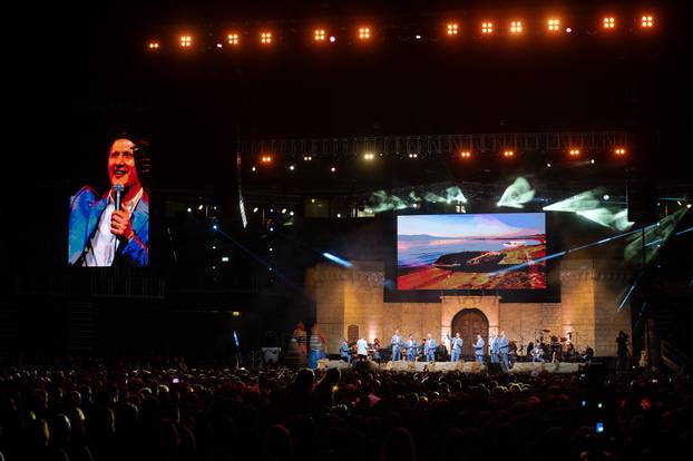 Zagreb: Tomislav Bralić i klapa Intrade proslavili 40 godina karijere u Areni Zagreb