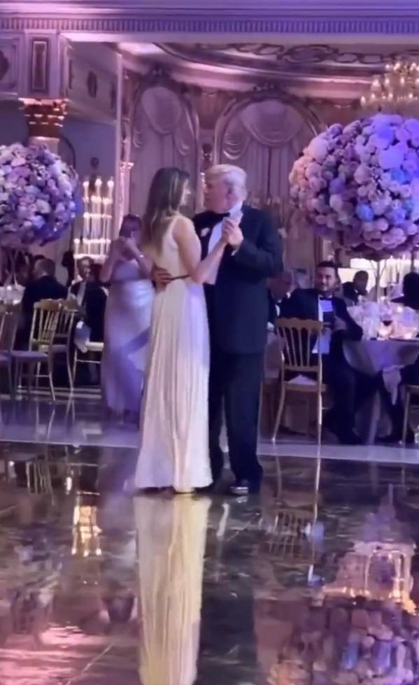 Evo koju pjesmu je Trumpova kći odabrala za prvi ples. Na podij stigli Donald i Melania