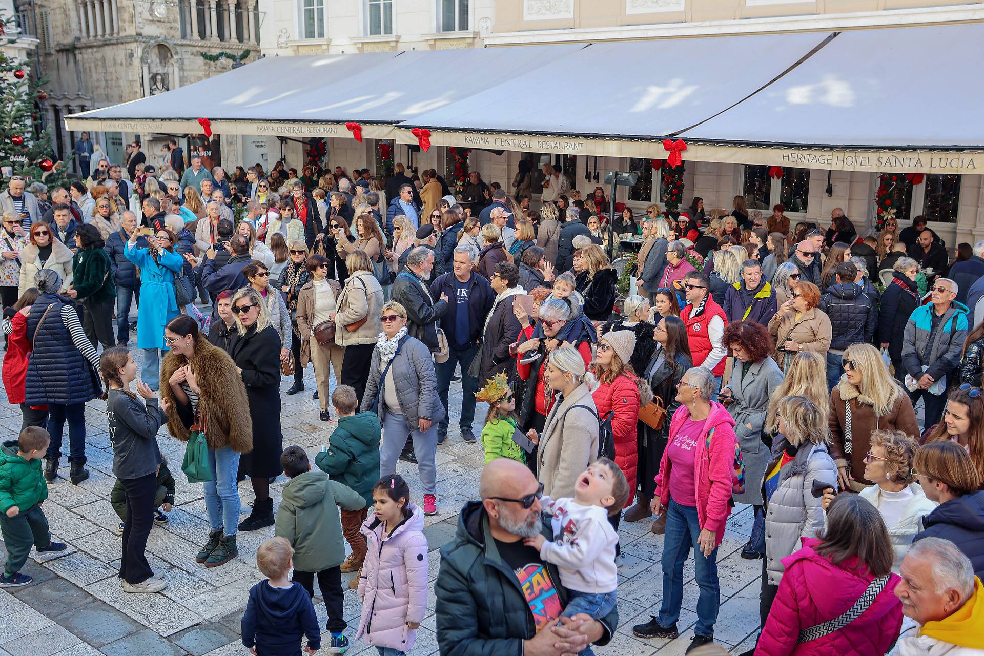 Split: Na Rivi organizirano glazbeno podne povodom glazbenika Olivera i Runjića