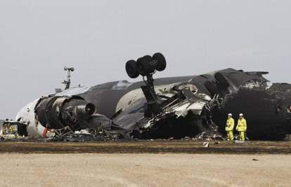 Tokio: Avion se prevrnuo na pisti i zapalio, 2 mrtvih