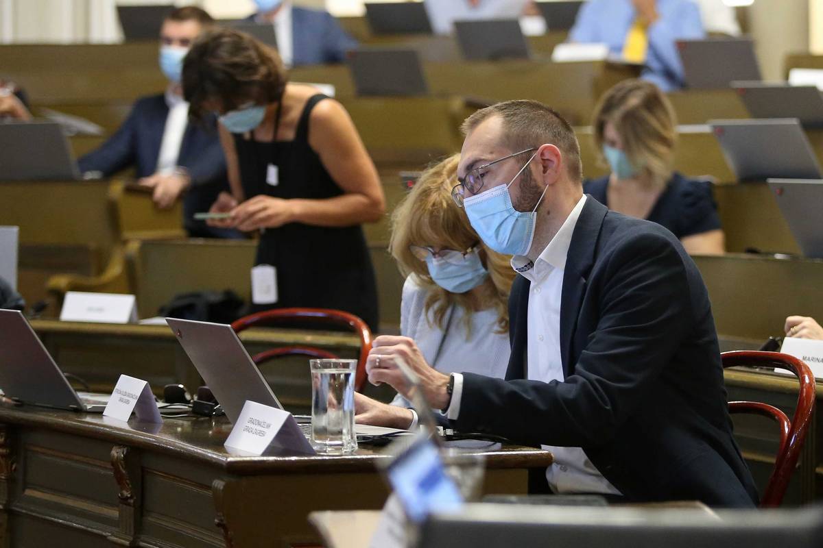 'Za 6200 zaposlenih u vrtićima daje se 60, a za 5600 roditelja- odgajatelja 43 mil.kn mjesečno'