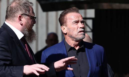 Schwarzenegger na meti kritika zbog poruke koju je napisao u knjizi sjećanja u Auschwitzu