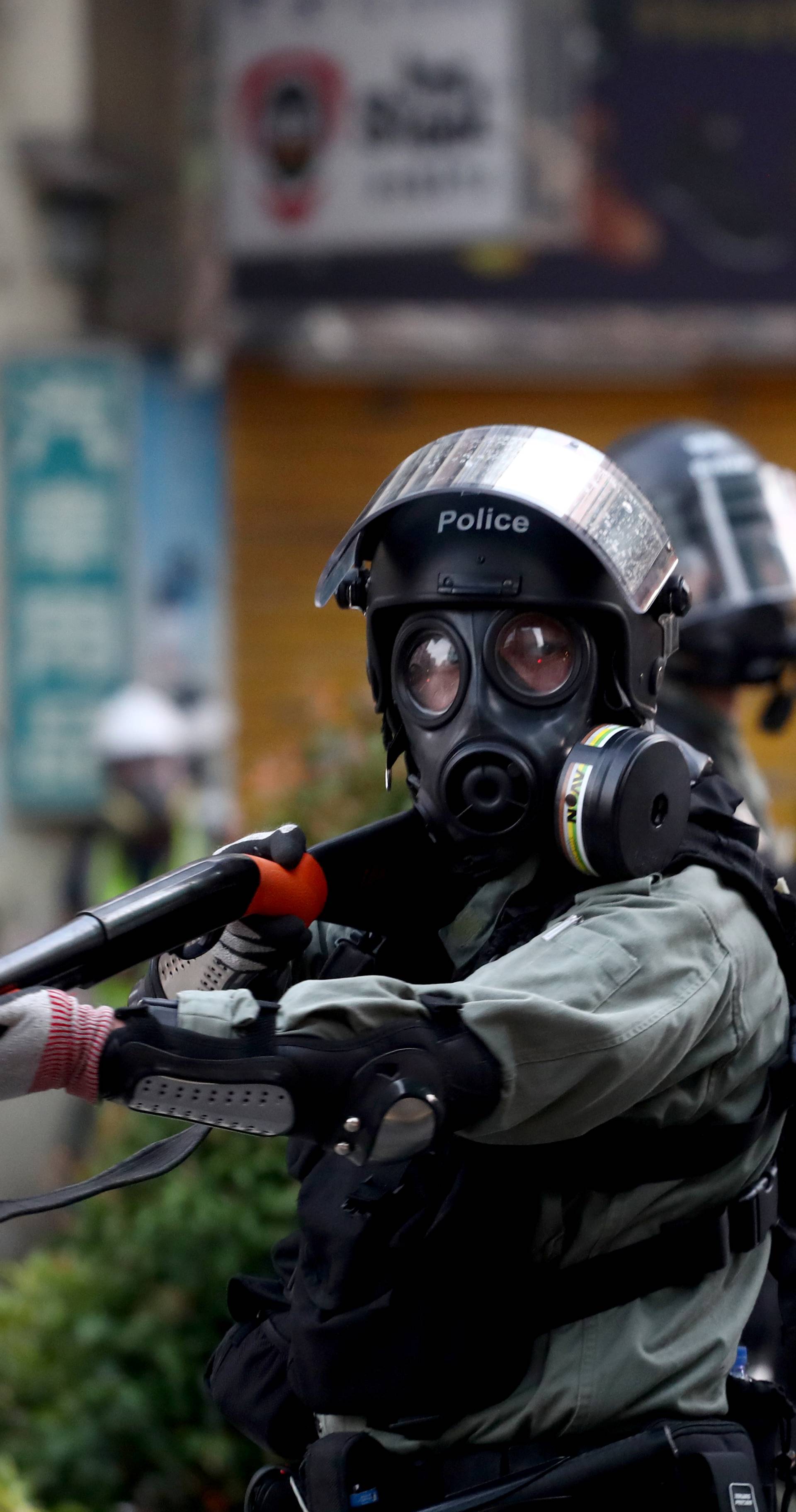 Drama u Hong Kongu: Policija pogodila veliku džamiju topom