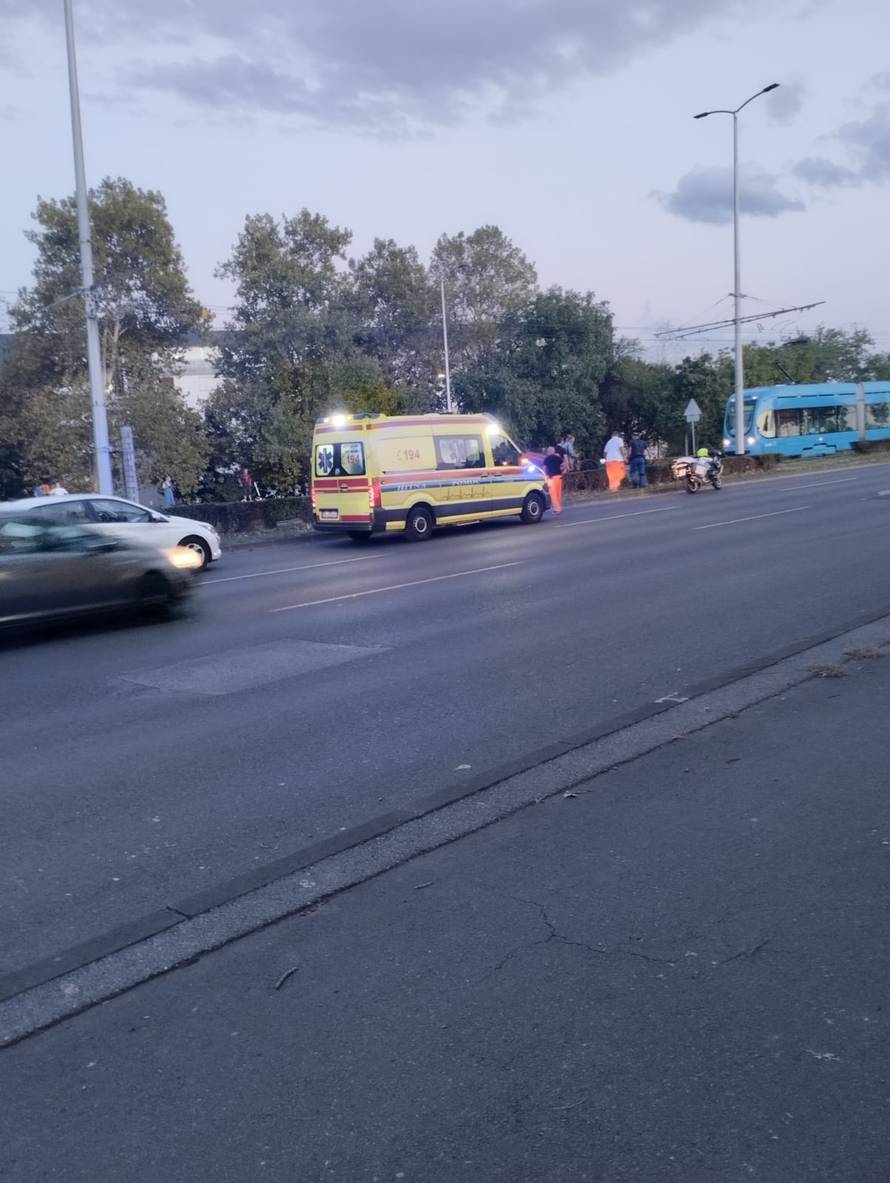 VIDEO Jel' moguće? Završila na krovu na tračnicama u Zagrebu. Evo koliko je promila napuhala!