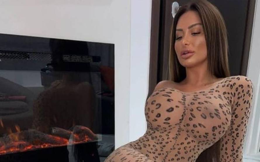 Mandarini nikad dosta vatrice: Pored kamina se tijekom ljetnih dana pretvara u tigricu