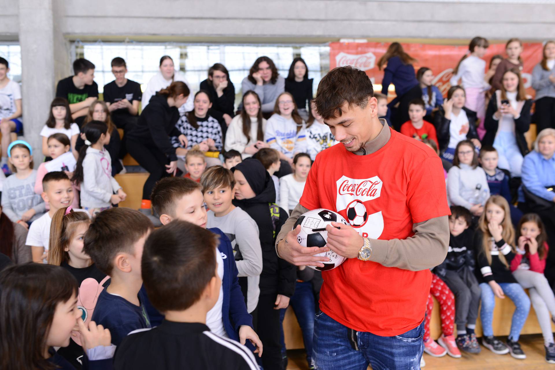 Tisuće djece diljem Hrvatske se bori za finale Sportskih igara mladih, pozdravio ih dinamovac