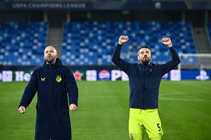 FOTO Boysi 'zapeli' na stadionu, dinamovci se vratili na travnjak. Pogledajte veliku proslavu