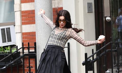 Anne Hathaway našalila se na svoj račun nakon pada na setu