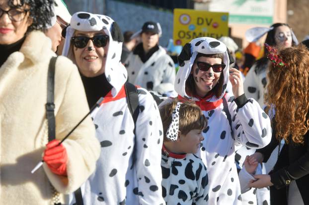 Šibenski karneval na gradskim ulicama
