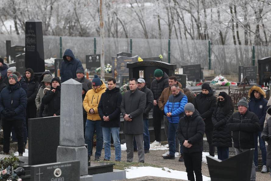 Nuštar: Posljednji ispraćaj  Mladena Bartolovića