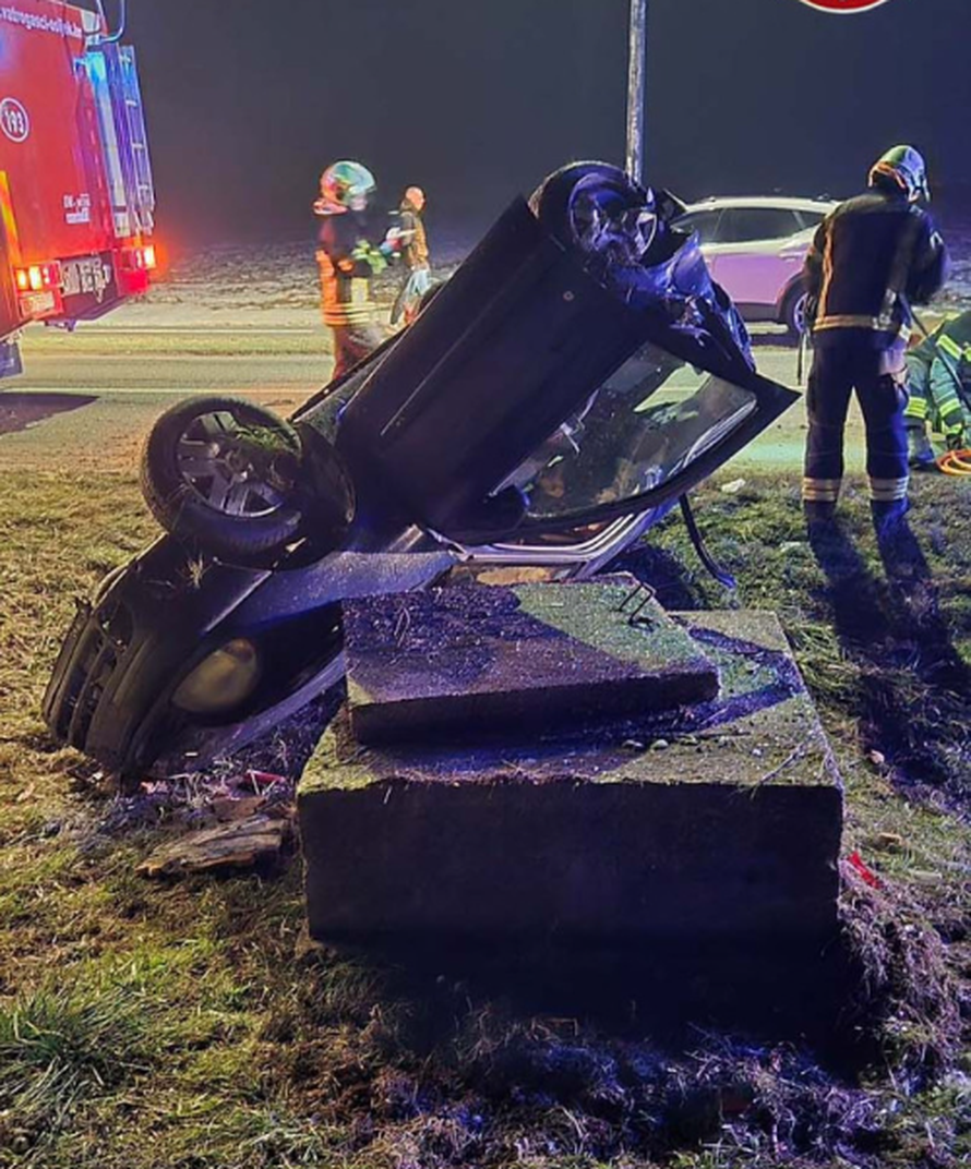 FOTO UŽASA Mladi su čudom preživjeli nesreću kod Osijeka!