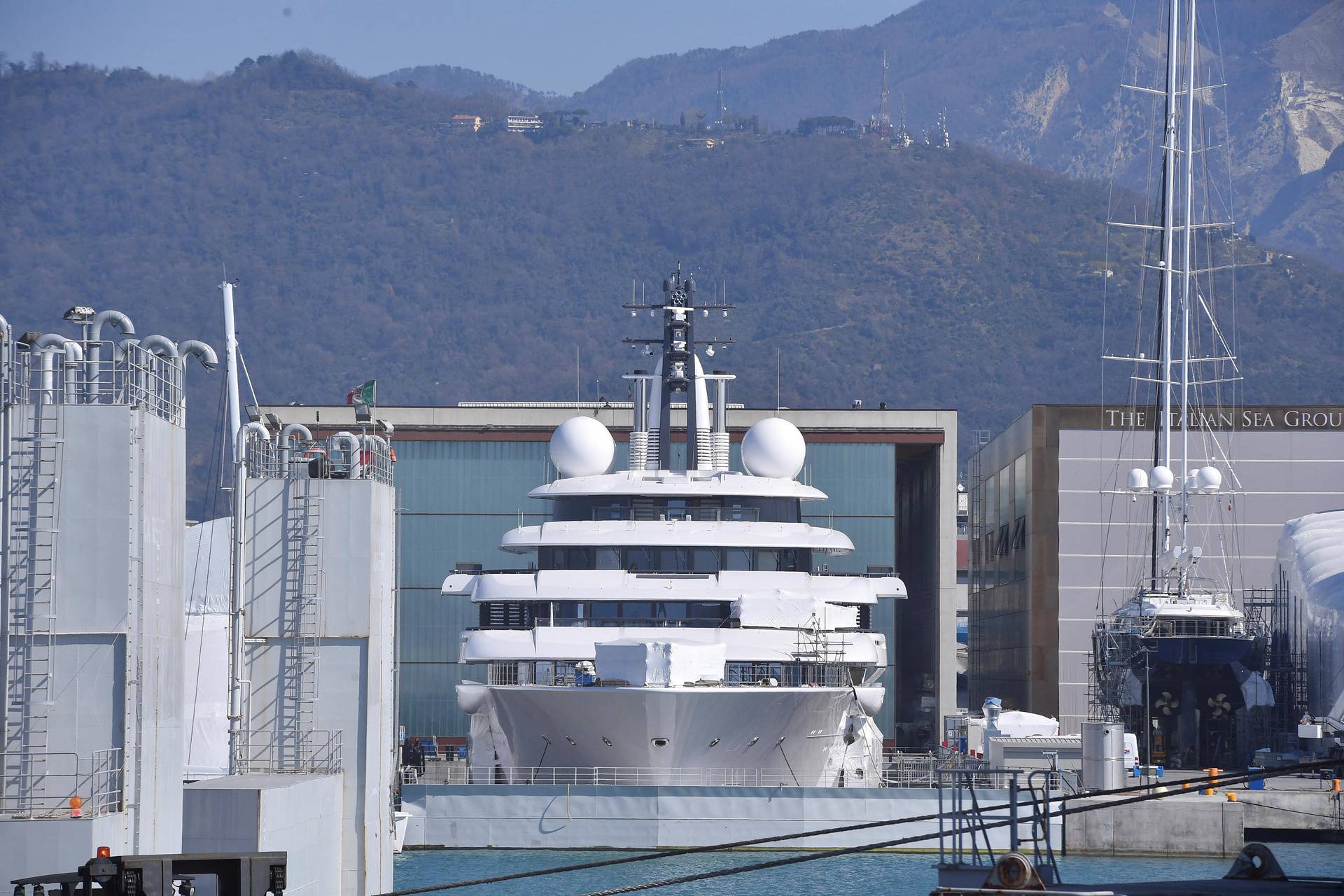Superyacht allegedly linked to Putin docked in Italy