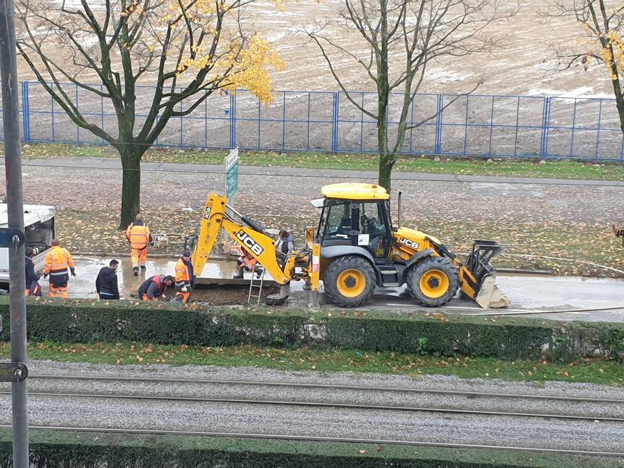 Pukla cijev na Maksimiru: 'Sve je izgledalo kao nova fontanica'