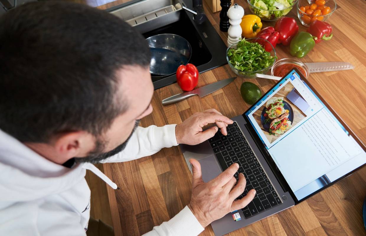MateBook 14s - vjeran asistent poznatog kuhara Davida Skoke