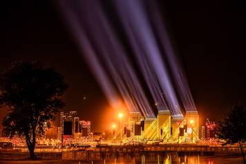 Zagreb: Spektakularna svjetlosna proba na Hipodromu uo&ccaron;i Thompsonovog koncerta