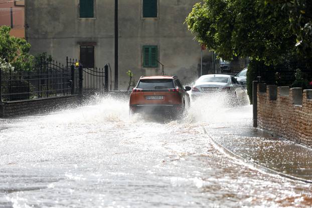 Potopljene ulice Medulina nakon jakog nevremena