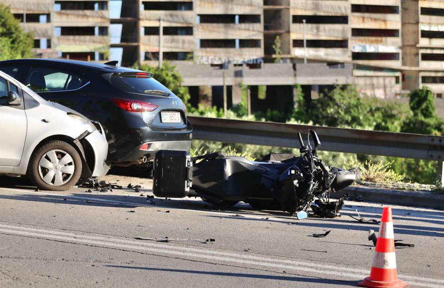 Split: Sudarili se motocikl i osobni automobil
