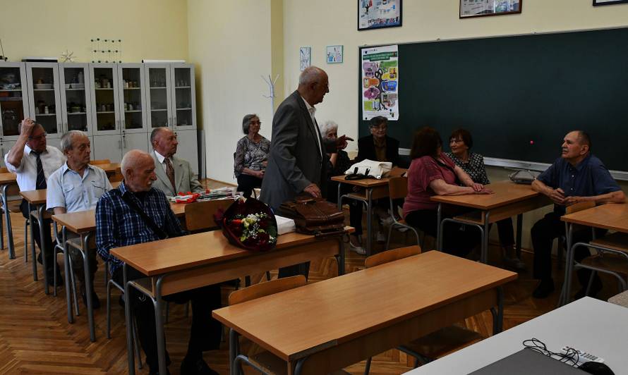 Nova Gradiška: Maturanti Državne realne gimnazije Nova Gradiška proslavili 65 godina od mature