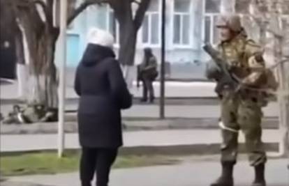 VIDEO Hrabra Ukrajinka stala je pred ruskog vojnika: Koji ku*ac  radiš u našoj zemlji? Poginut ćeš