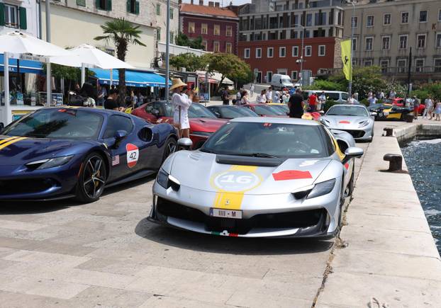 Šibenik: Turneja Ferrari Cavalcade 2026. s više od 120 Ferrarija na šibenskoj rivi