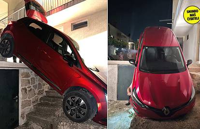 Please, turn left: 'Žena je rekla da ih je navigacija u Dubrovniku odvela ravno niz - stepenice!'