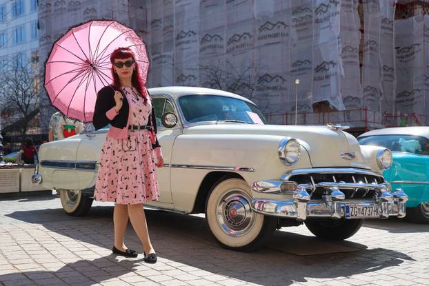 Zagreb: Na Europskom trgu održana je izložba oldtimera