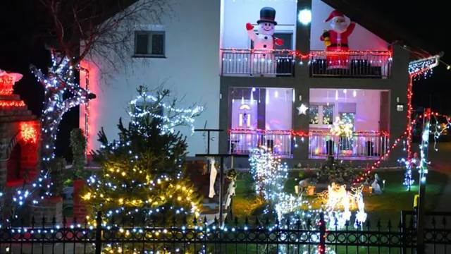 VIDEO Obitelj Česi ukrasila kuću s više od oko 5 milijuna lampica