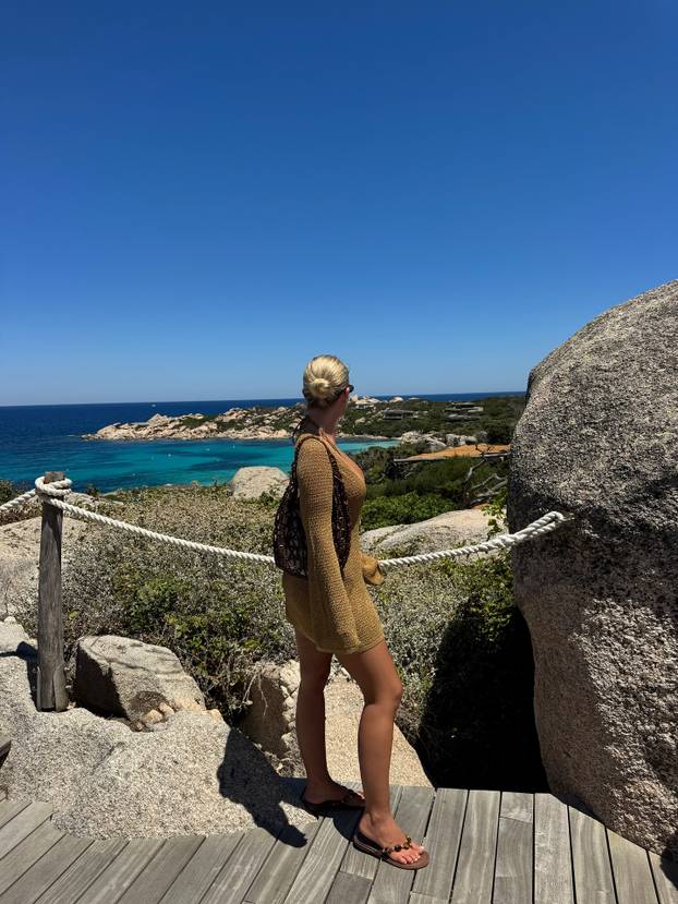 FOTO Ima svoj brend kupaćih, a kad vidite njezino savršeno tijelo, bit će vam sve jasno