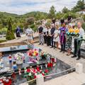 FOTO Položili vijence na grobu Olivera Dragojevića u Veloj Luci