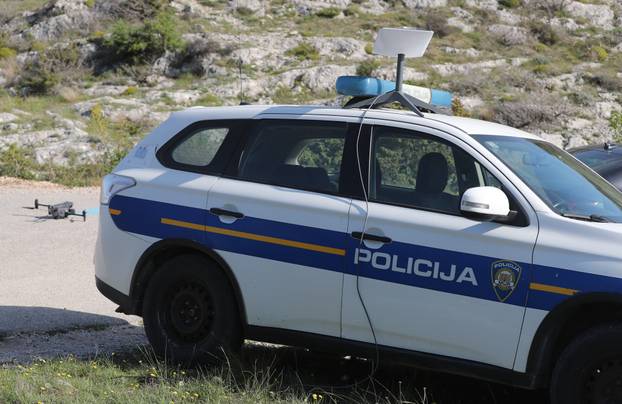 Solin: Policija nastavlja očevid nedaleko od lokacije gdje je pronađeno tijelo nepoznate osobe