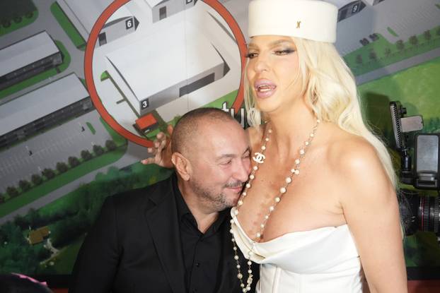 Beograd: Jelena Karleuša dolazi na snimanje novogodišnjeg programa 